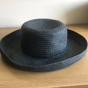 Cute vintage black straw hat -80’s